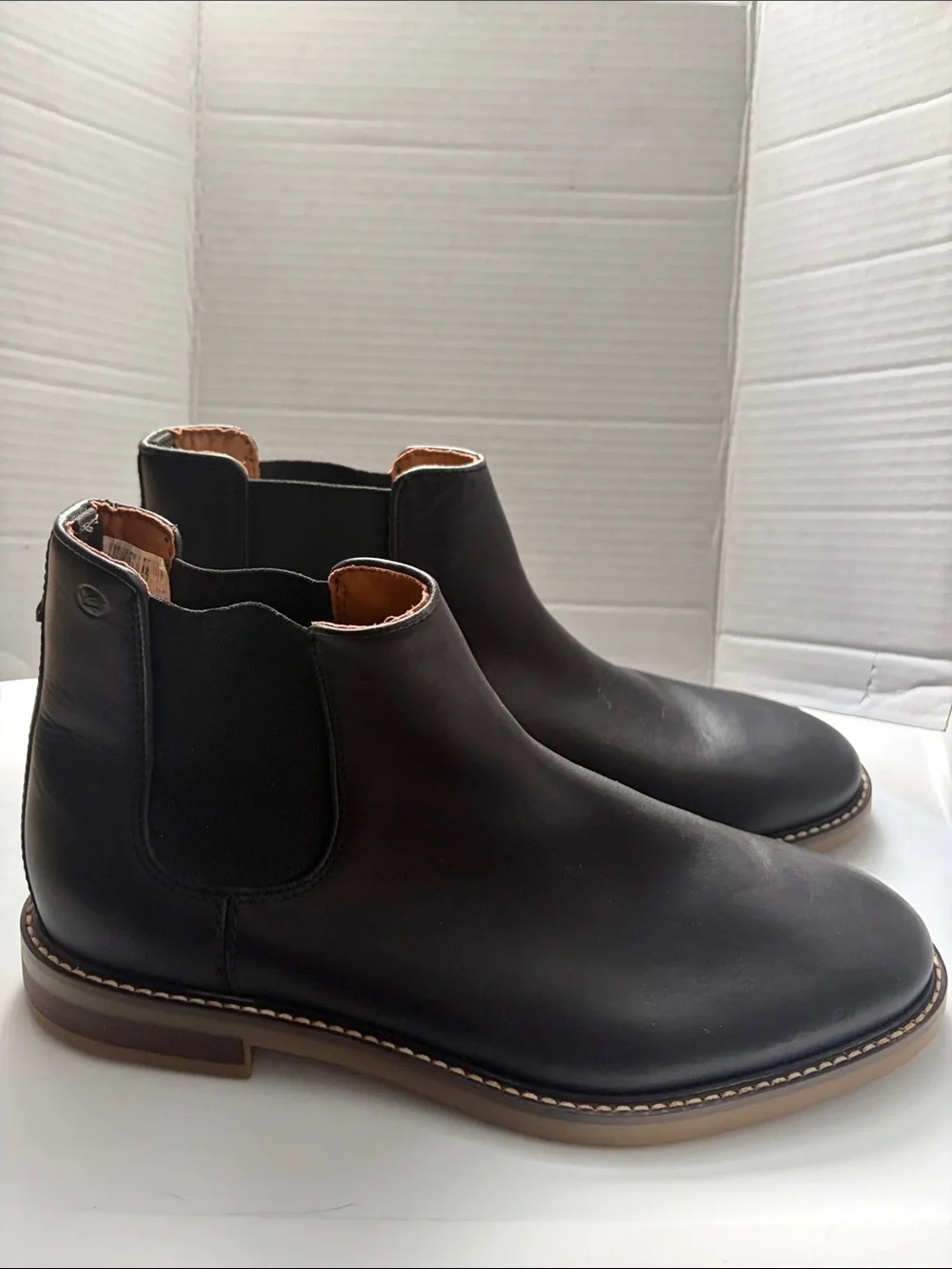 Clarks Men's Black Leather Chukka Boots with Elastic Side Panels